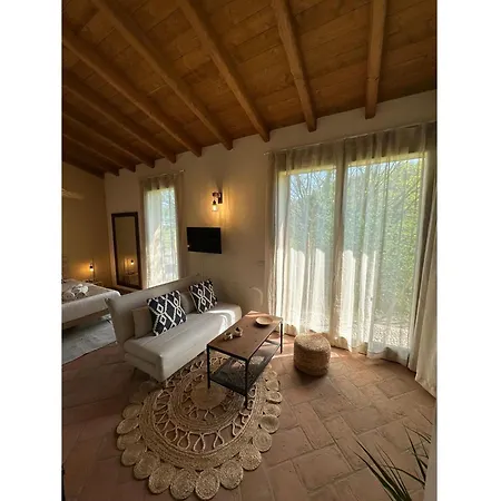 Coutry House Est *