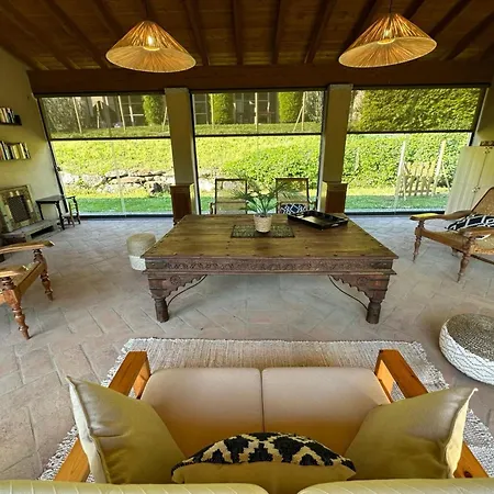 Coutry House Est