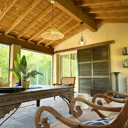 Coutry House Est *